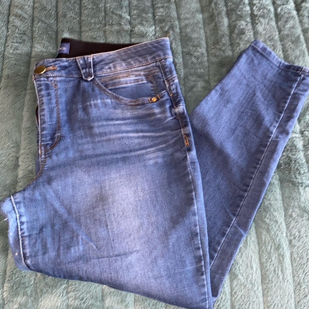 Democracy “Ab” solution technology, size 16 stretch skinny Jean